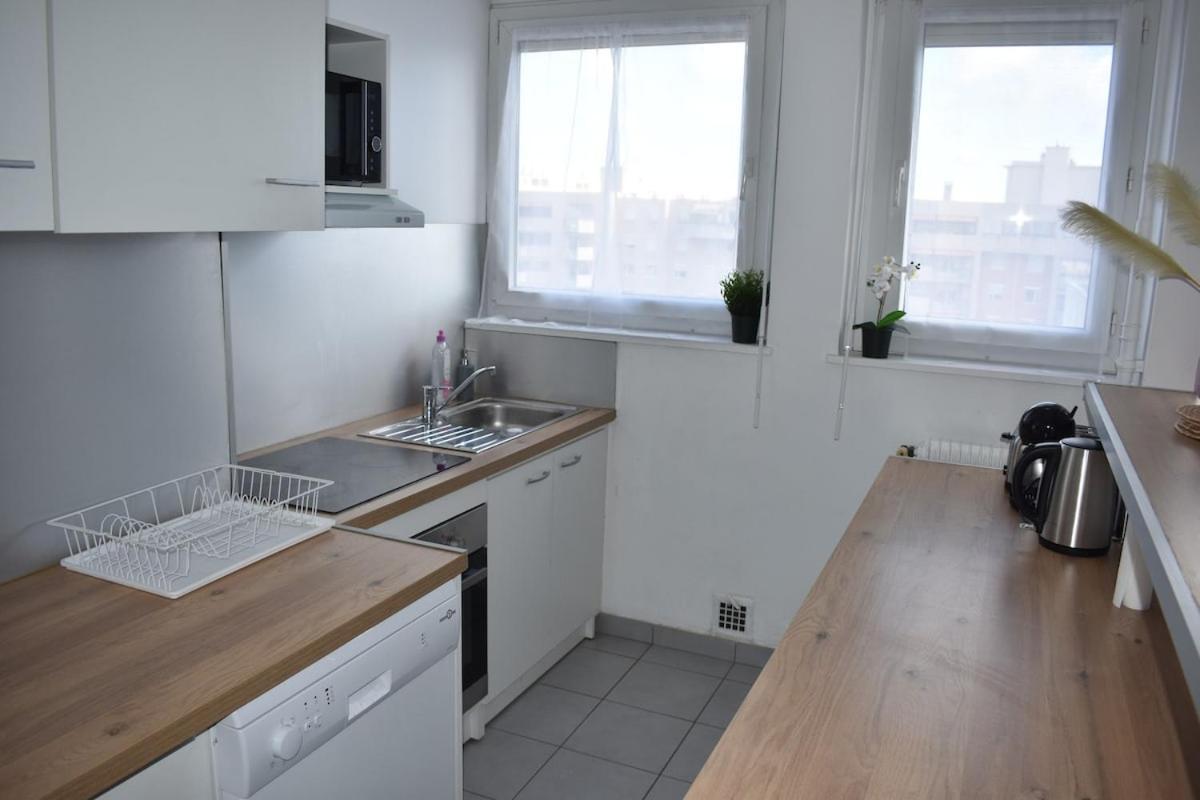 Appartement Lumineux 3 Chambres - Villeurbanne Gratte Ciel Kültér fotó
