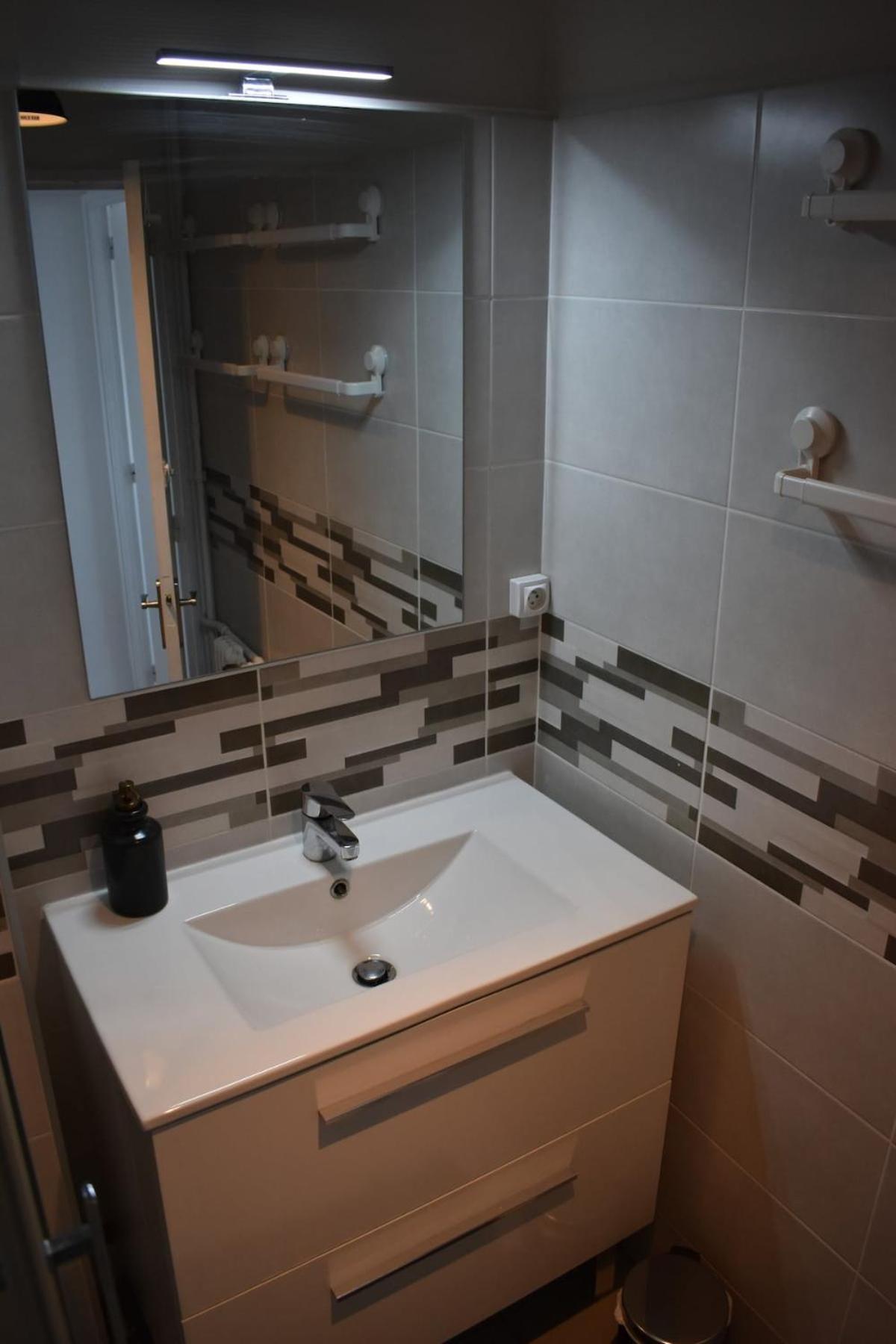 Appartement Lumineux 3 Chambres - Villeurbanne Gratte Ciel Kültér fotó